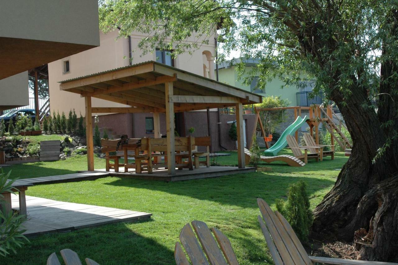 Apartmány Krisztina Dunajská Streda Exterior foto